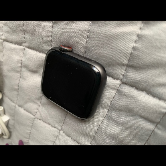 Apple Watch Series 5 main image 3